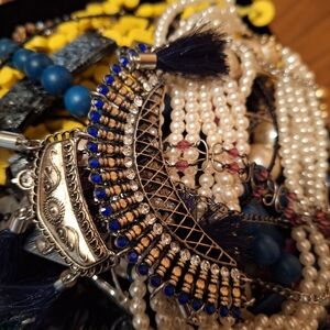 40 Lot Bundle Unlisted Necklaces GREAT VARIETY Boho Hippie Coastal Some 80s